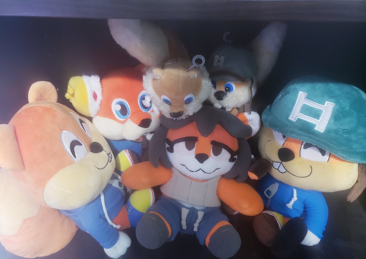 TheArtYoshi's tweet image. Cidney Plush gift i got from @_lua_wulfO_ 
And was made by indigo_sews on Insta 🥺❣💞

Thank you sm! This made my day! Ahhhh!!
#Conker #ConkersBadFurDay #FanCharacter