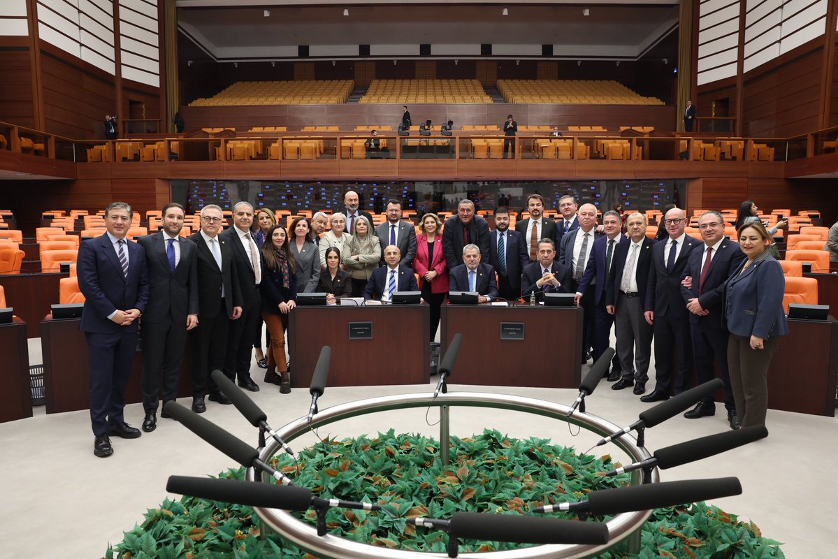 📌 TBMM Genel Kurulu’nda Türk Ceza Kanunu ile Bazı Kanunlarda Değişiklik Yapılmasına Dair Kanun Teklifinin 1’inci bölümü üzerindeki görüşmelerimizi bugünlük tamamladık.

Hukuk devleti ilkesi, adalet ve temel haklar doğrultusunda süreci yakından izlemeyi; görüş ve itirazlarımızı