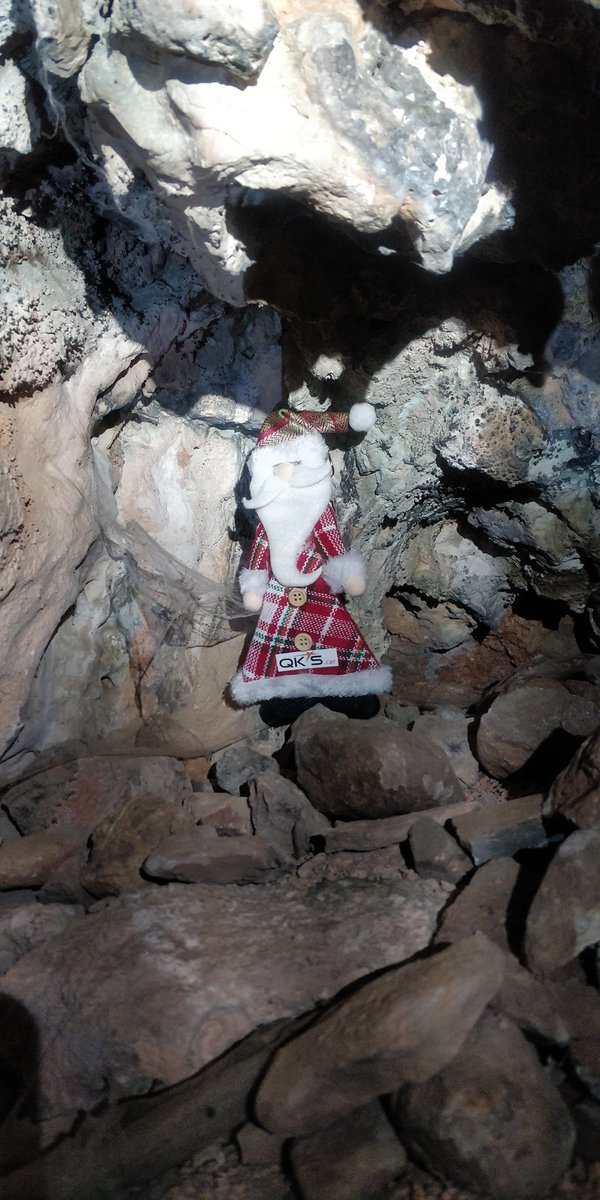 QKsCat's tweet photo. Plantem el pessebre i brindem amb cava per celebrar el Nadal! https://t.co/MomUxtxRtL