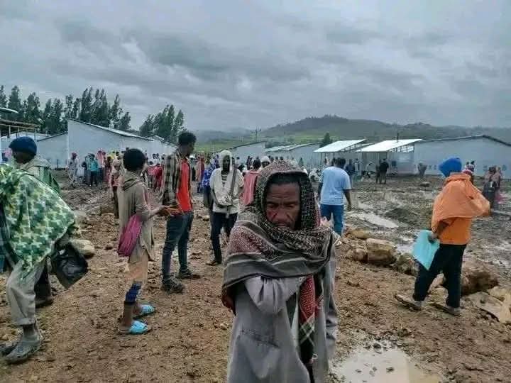 ከሀገር ውስጥ እስከ ውጪ መገናኛ ብዙሀን ዘገባ የተደበቀው የአማራ ህዝብ ሰቆቃ
ደብረብርሃን ውስጥ በዚህ ሰአት3 ካምፖች አሉ 
ቻይና ካምፕ ወይንሸት ካምፕ እና 
አጠቃላይ ደብረ ብርሀንም ሆነ ሌሎች ቦታዎች ስላሉ ተፈናቃዬች ማንም ምንም ብሎ አያውቅም??