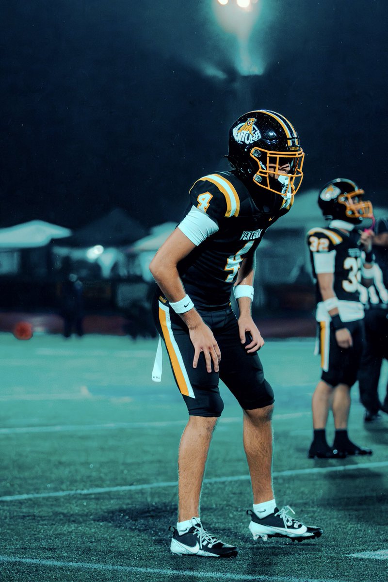 mickvan_4's tweet photo. Sophomore Season Tape
6’1 175 C’O 2028 

83 Tackles

12 Pd

1 FF

2 INT

Channel League Champ - CIF D6 Champ - State Regional Champ - Second Team All League 

@CoachTimGarcia @Noey92404410 @NickMcGrew28 @abmar4444 @VenturaFootball @MathisGaius 

https://t.co/IAgvq2RxRY https://t.co/K7tlOyOIRU