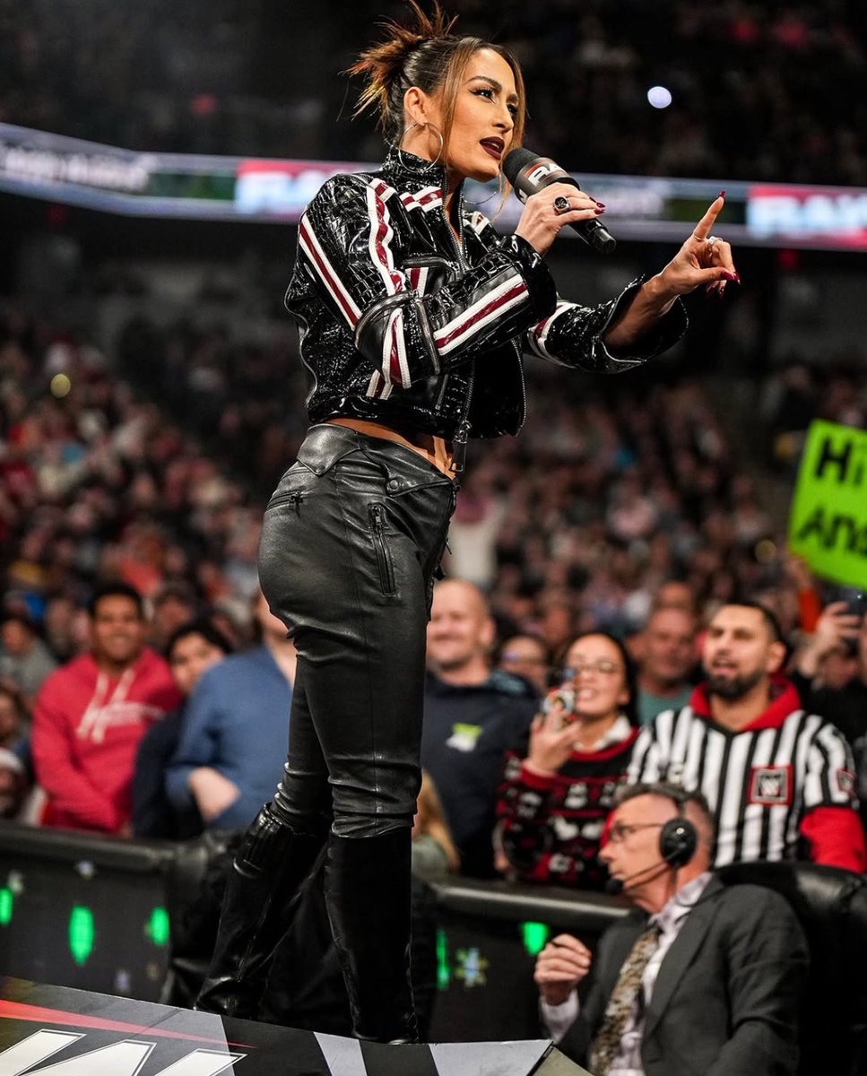 WrestlingWCC's tweet photo. “I am a legend. I am a Hall Of Famer, and I am a former champion. This is what champions look like” 

— Nikki Bella 🗣️ https://t.co/3LFduutdhF