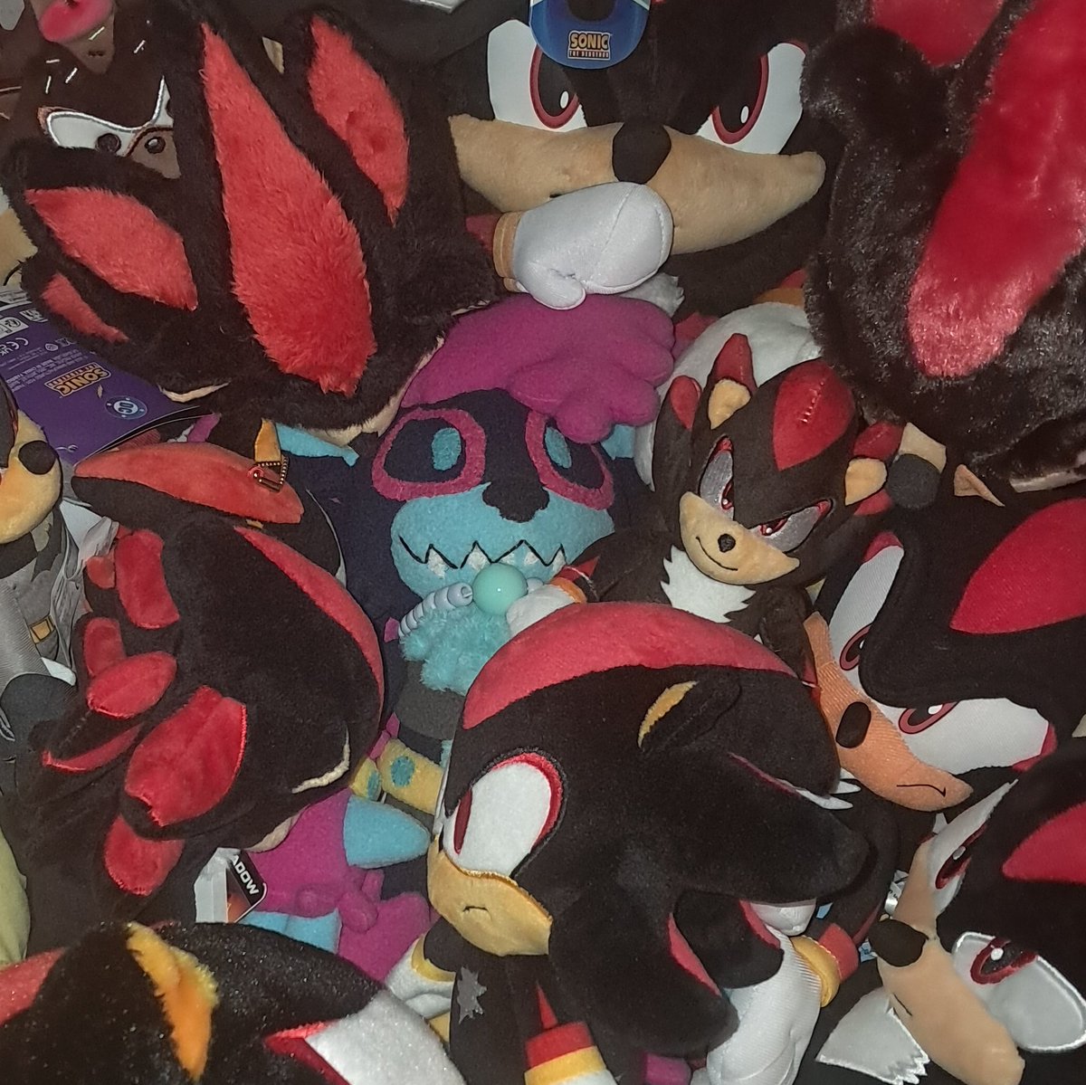 _lua_wulfO_'s tweet image. YEAHHH PLUSHIE BUDDIES