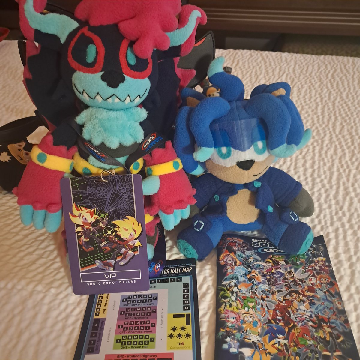 _lua_wulfO_'s tweet image. YEAHHH PLUSHIE BUDDIES