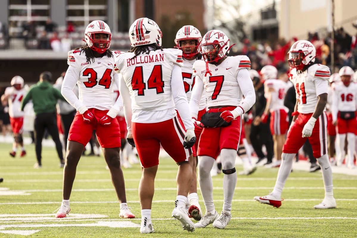 WKUNILStore's tweet image. HAPPY BOWL GAME 👏👏