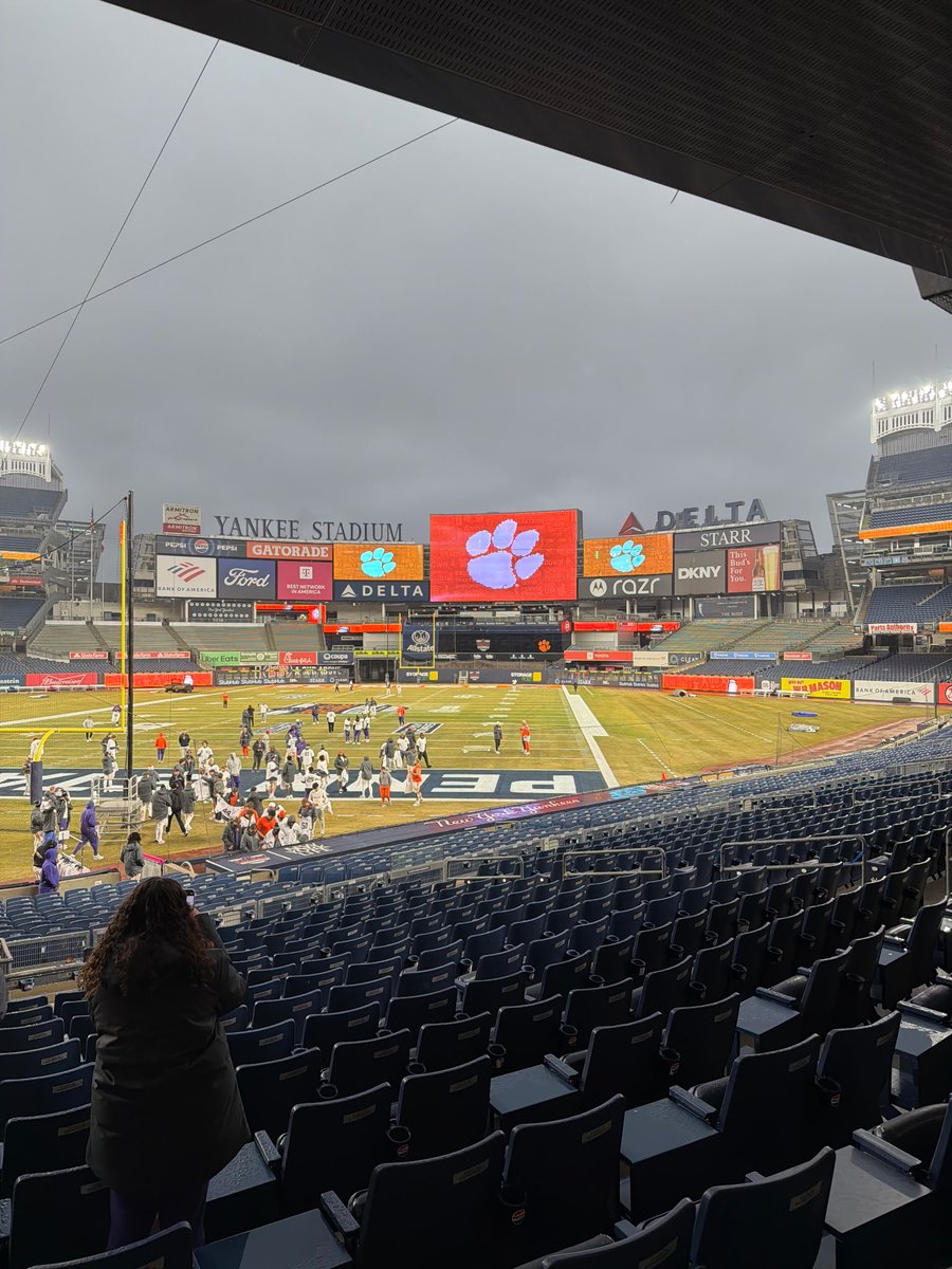 Its a Yankee Death Valley Christmas 🎄