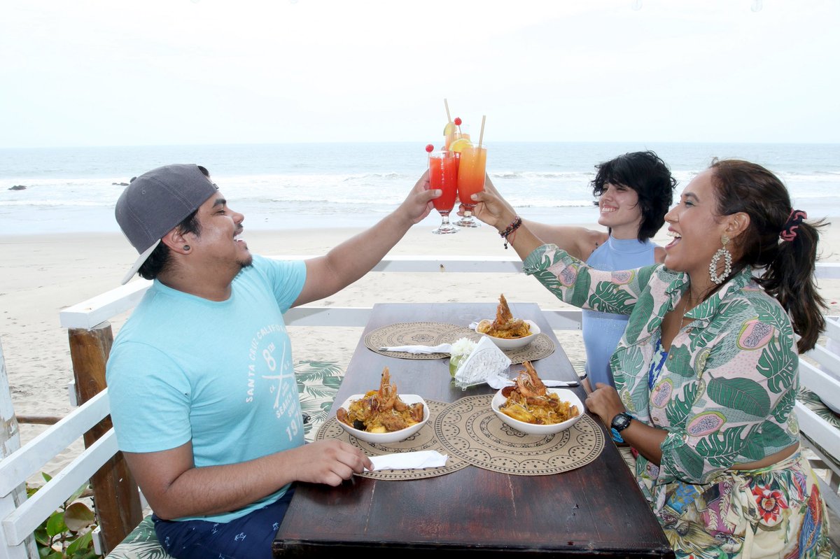 🌊✨ Playas, paraíso costero del Guayas ✨🌊

☀️🌊 A pocos minutos de Guayaquil, disfruta de sol, mar y buena energía todo el año.

Playas, tu próximo gran destino te espera.