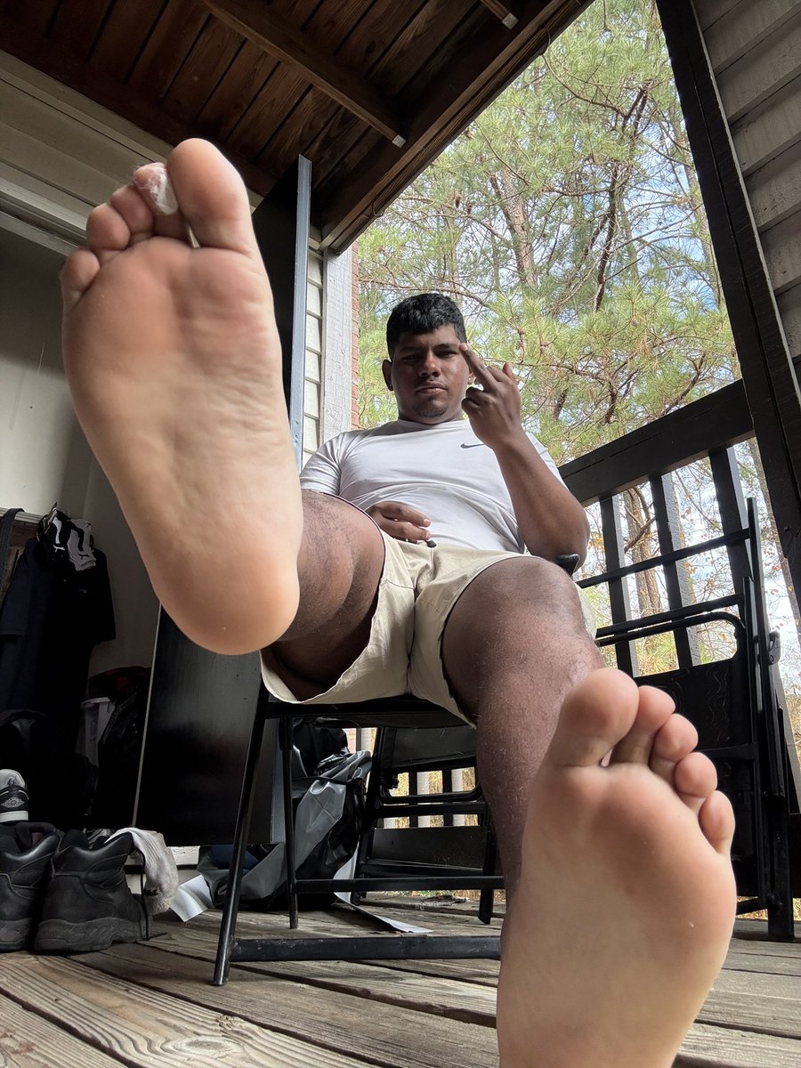 pineda46391's tweet photo. Come and buy personalized content from this great master #paypig #macrophilia #cashslave #cashsklave #cashmaster #feetworshi̇p #cashpigs #cashpig @MASTER_UPDATES 
@topalphamales @subservealphas
@rt_feet @Alphasretweet @HellGodsPro https://t.co/bEKrCKNMyt