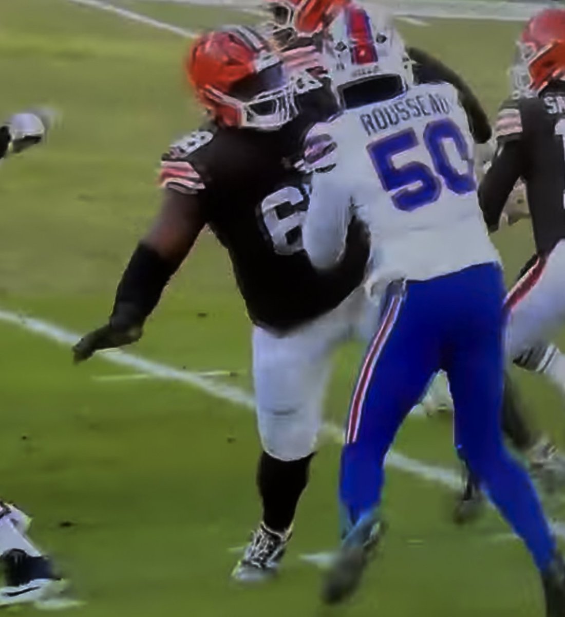 Warhammer62's tweet photo. @Browns This dude is trash, how the hate he get drafted... https://t.co/nyz6jiOY76