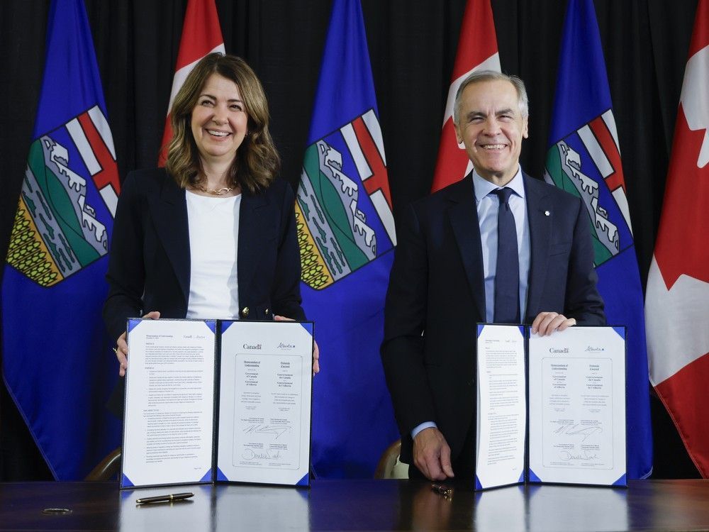 BrianJeanAB's tweet image. Finding the right path takes strong leadership. The account of how the Alberta Ottawa Agreement went from being a pipe dream to a reality. 
buff.ly/EITEAhB
#Alberta #Agreement #Ottawa