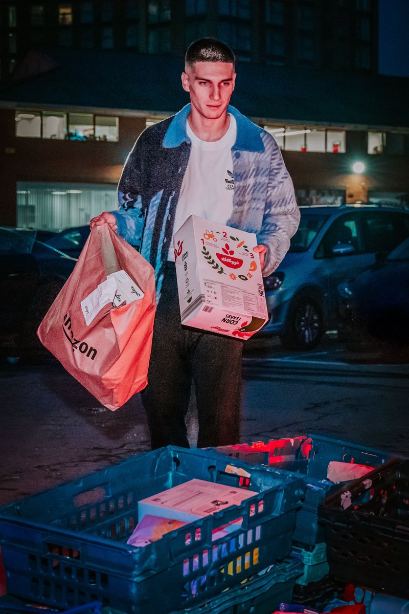 NFFC's tweet photo. Members of the first-team squad and their families visited the Food and Multibank Collection to donate everyday food and essential non-food items. ❤️

A reminder that you can donate on 27 and 30 December when Forest host Man City and Everton. https://t.co/r2TGyydtYZ
