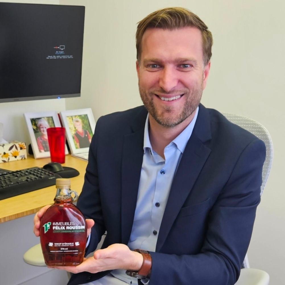 Merci @mauderoussin pour ce beau cadeau aux saveurs bien d'ici!🍁

Quelques restaurants du <a href="/GroupeAbb/">Groupe Abbatiello</a> sont locataires dans les immeubles du groupe Immeuble Félix Roussin. Une belle collaboration locale comme on les aime. 

#Québec #Entrepreneuriatlocal #GroupeAbbatiello