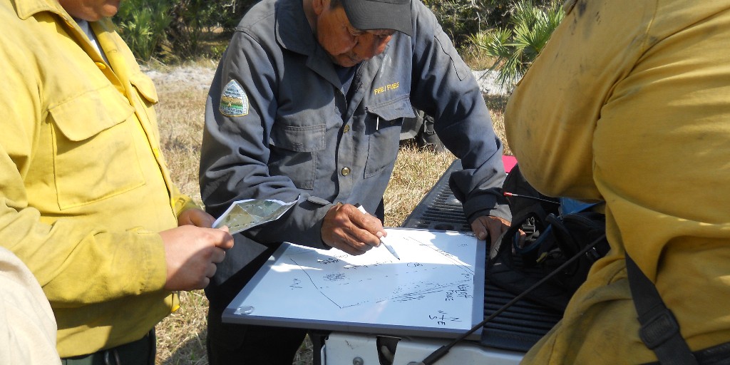 The Bureau of Indian Affairs Southwest Region is hiring a permanent full-time GW-11 supervisory wildland firefighter in New Mexico! 
‼️Learn more and apply online by 1/5 at usajobs.gov/job/852373700