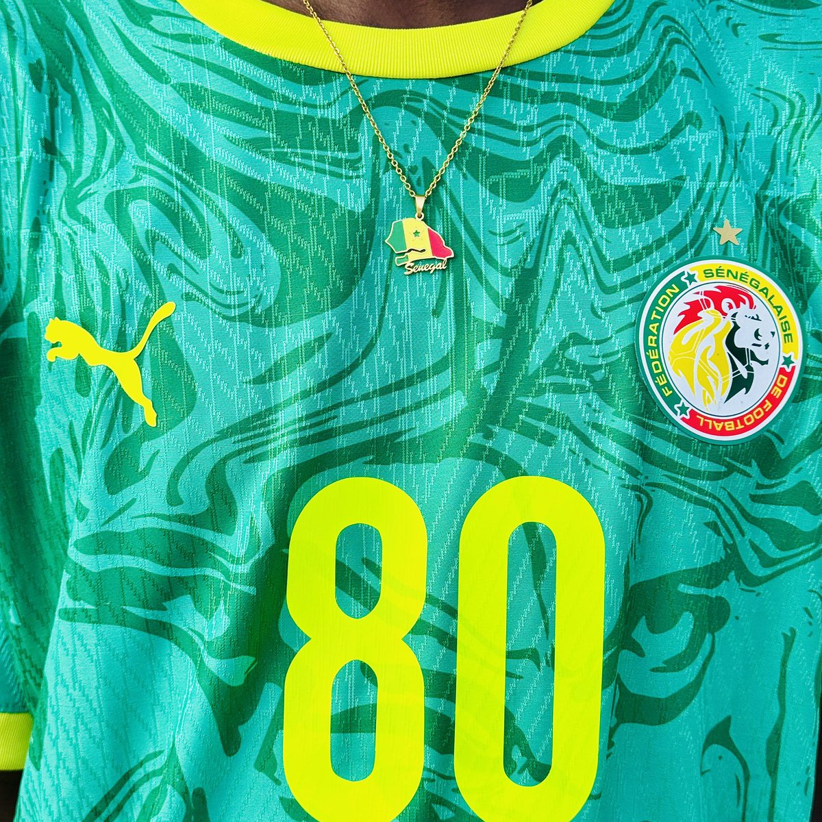 thedoofdakar's tweet photo. Senegal rkk 🇸🇳🇸🇳🇸🇳🇸🇳🇸🇳
Par contre dou ngene gneuw ma diay lene chaine senegal ☺️ https://t.co/QQjwkKl156