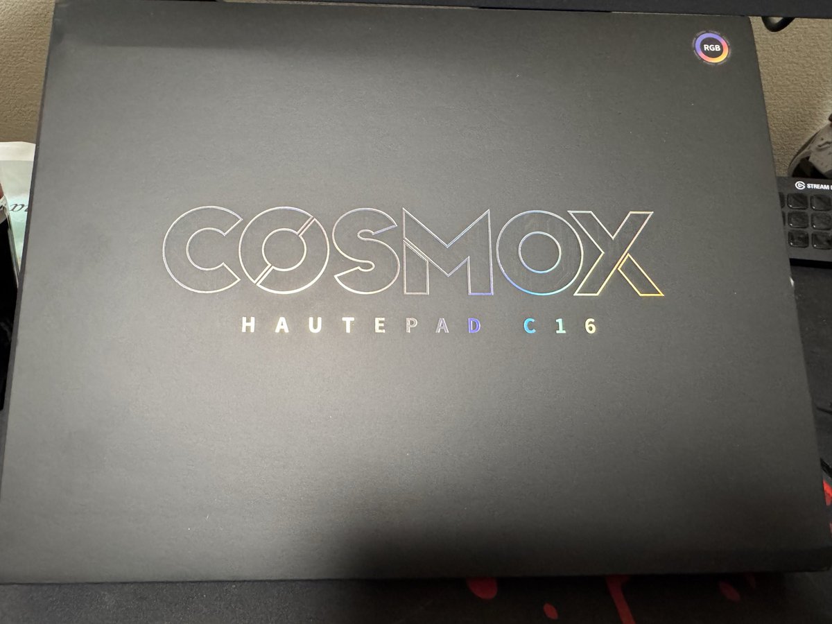soratsukiriku's tweet photo. あ、届きました
#HautePadC16
#COSMOX https://t.co/48UAk3ibpR