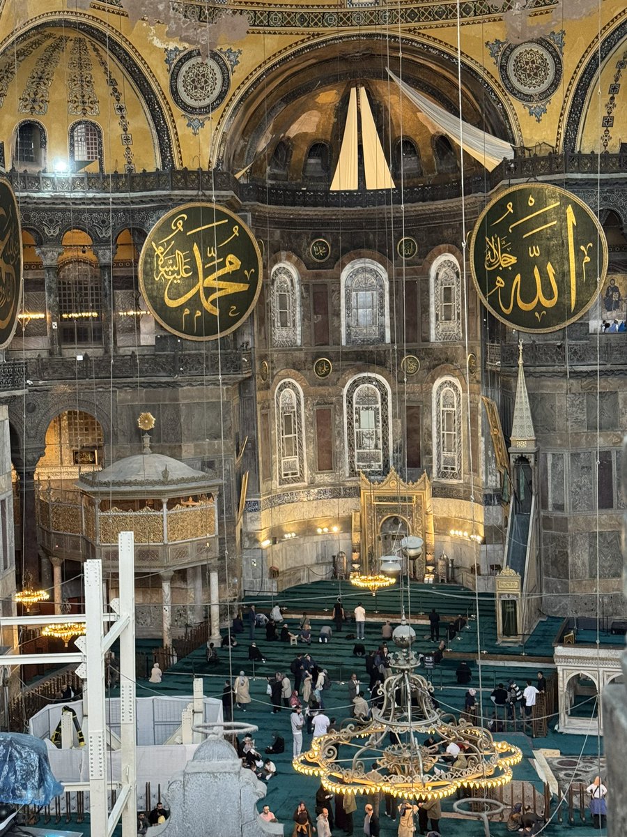 ChrisLKhan's tweet photo. Absolutely stunned by the beauty of Türkiye. I cannot believe that I had the opportunity to stand in the Hagia Sophia. https://t.co/74Lsv2ExTY
