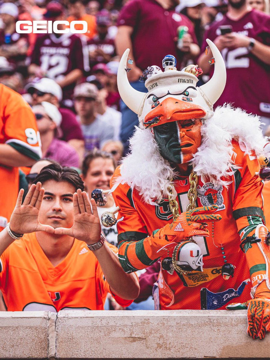 MiamiHurricanes's tweet image. Canes Fam = the ULTIMATE advantage 🙌