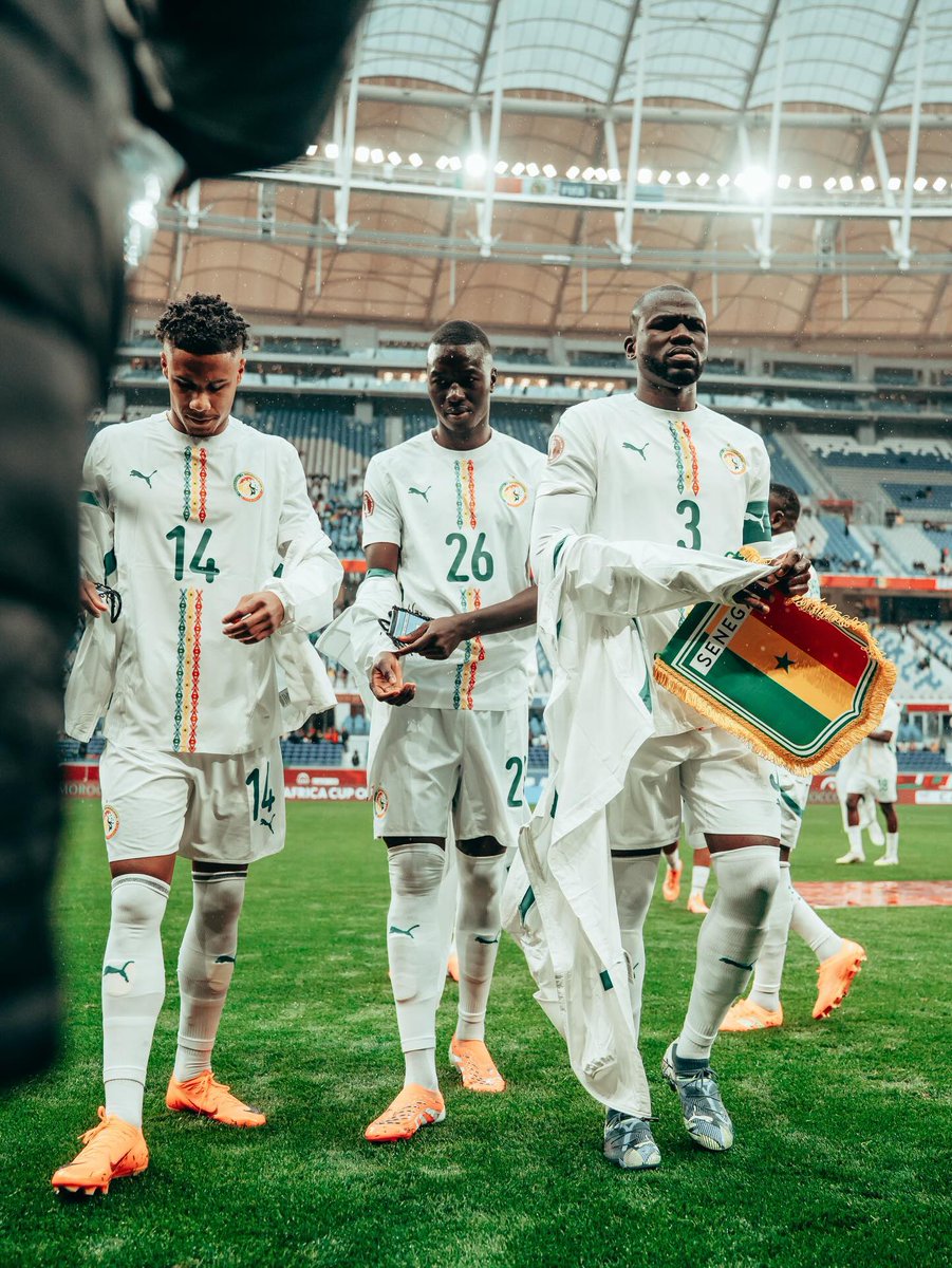 Bachiir_Sl's tweet photo. L’ AURA de la photo faut juste applaudir 🥶 https://t.co/Y5gefnIB4f