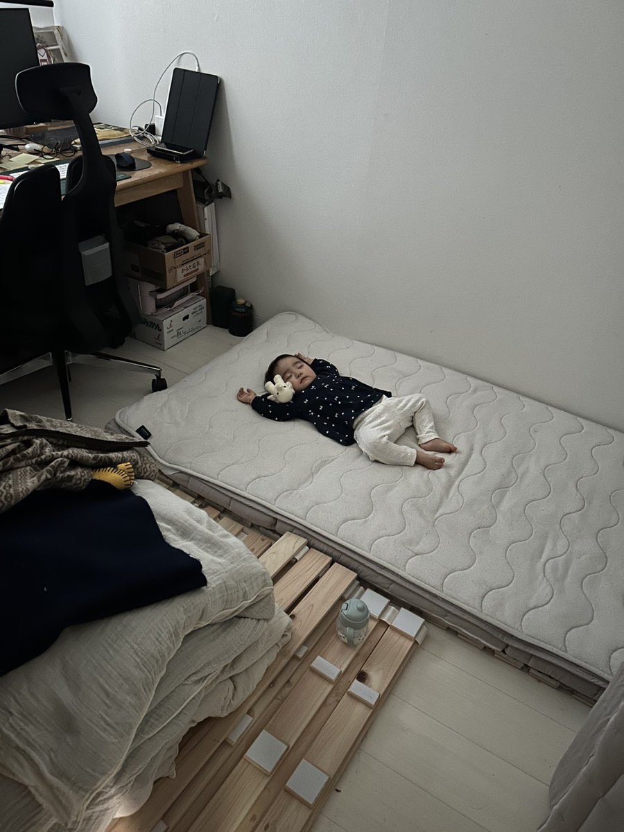 二学期が終わるなー。
過ぎてみるとあっという間だけど、思い返すとずいぶん長かった。

これまでやっていたことが夢だったのではないかと感じるくらい、もうすっかりこの生活にフィットしている。

冬休み何しよう！