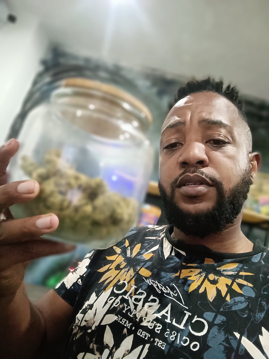 Cheers to the festive season🥂💨