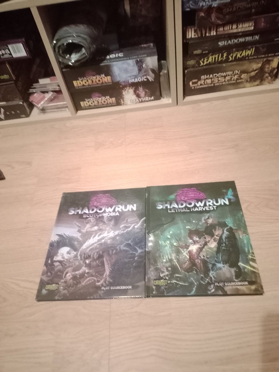 Fastjack_'s tweet photo. Unas ideas para autoregalos...los dysiann y su trama es lo que esta remodelando el sexto mundo... #shadowrun https://t.co/V91gp1vhIF