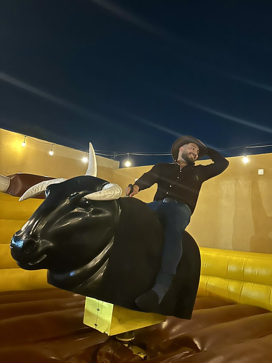 IsLuisFer's tweet photo. Ayer fui un vaquero https://t.co/AOWY1Jcc5z
