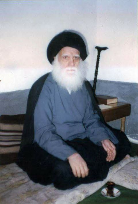 إن المتوكل العباسي كان يعلم بكل وضوح عدم إمكان الحصول على أي مستند ضد الإمام الهادي (ع). فإن الأئمة المعصومين (ع) كان لهم أساليب من الرمزية والإخفاء يمكنهم خلالها ـوبتأييد من الله سبحانه ـ القيام بجملة من جلائل الأعمال بدون أن يعرف أحد.

السيد الشهيد محمد الصدر(قدس سره)
الجمعة 28