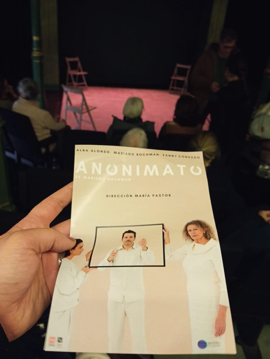 📝 Eva e Iván son una pareja que esperan su primer hijo. Su vida es pura armonía. Después de un control rutinario el médico les pone en jaque con una posible sospecha. ¿Qué pasaría si no eres quien crees que eres? 🔎

¡Nos vemos el 25 en <a href="/teatrolara/">Teatro Lara</a>! 
❄️ Navidad con ANONIMATO 🎁