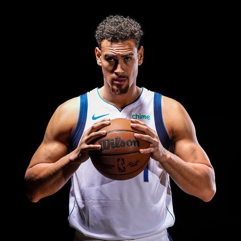 Mavs Lead tweet media