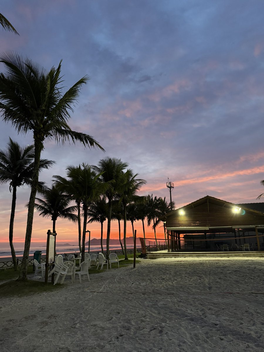 httpshe_'s tweet image. novembre 🏔️❄️☀️🏝️