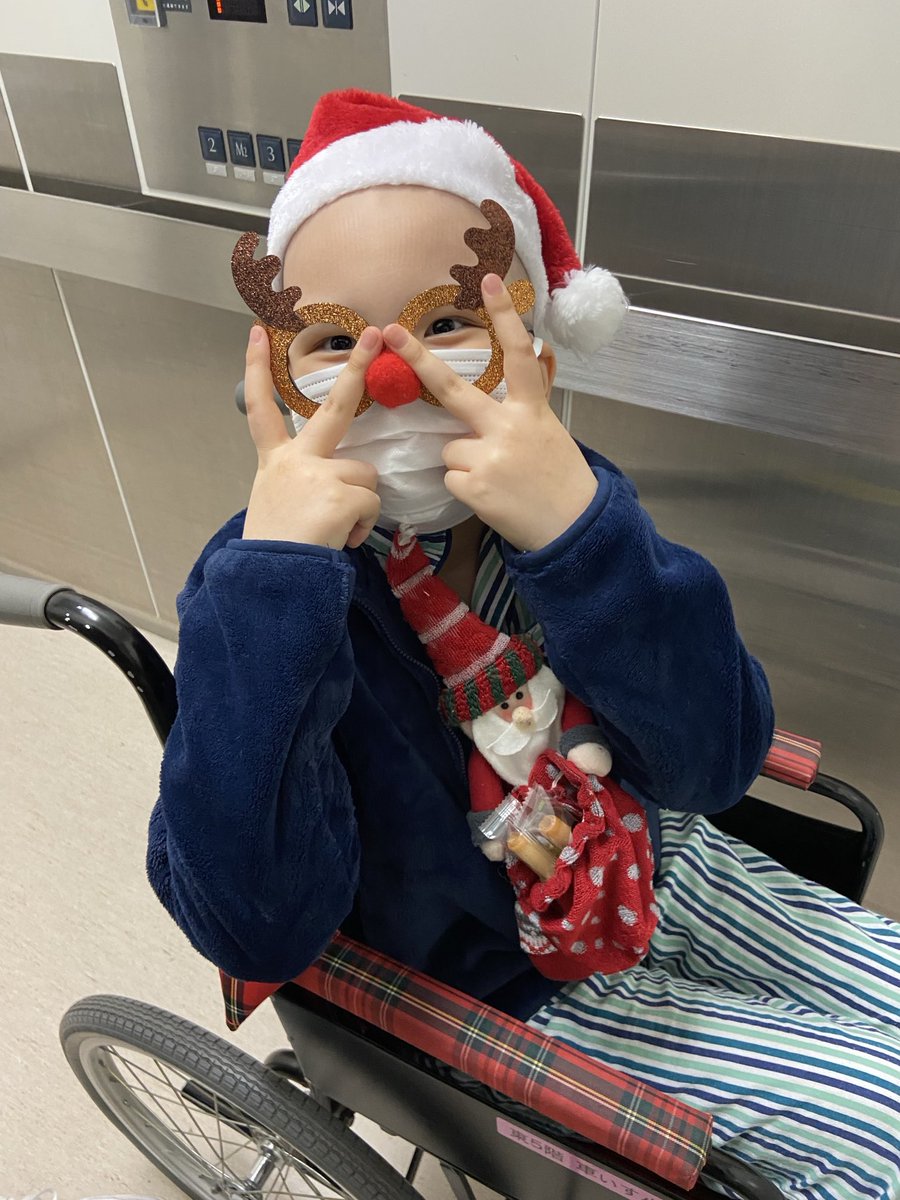 メリークリスマス
サンタさんお願いです
今病気と闘っている子
お家で安静にしている子
お空で遊んでいる子
みんなにたくさんの幸せください