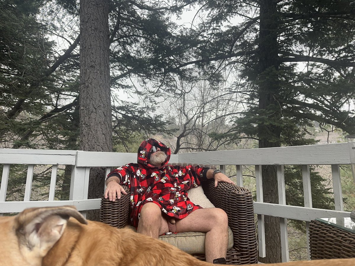 NeilSearsII's tweet image. Unbothered. Moisturized. Happy. In My Lane. Focused. Flourishing. Waiting on the California monsoon to start.