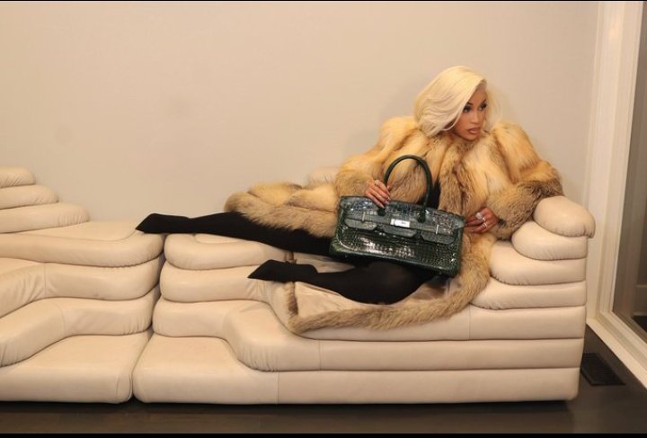 Tyler17858869's tweet image. Ordered Dior and got shien