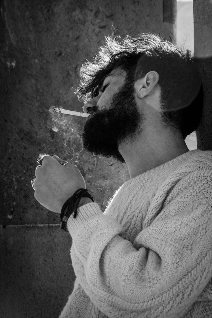 ألصمت فـن
لأ يتقنـه ألبعض
ولأ يقدره إلآ ألعقلاء

هو لغة مـختلفة
حياة مستقله هو شـيء 
يگمن في گل شيء ألصمت فن ..!!

#فتعلمه_ياصديقي