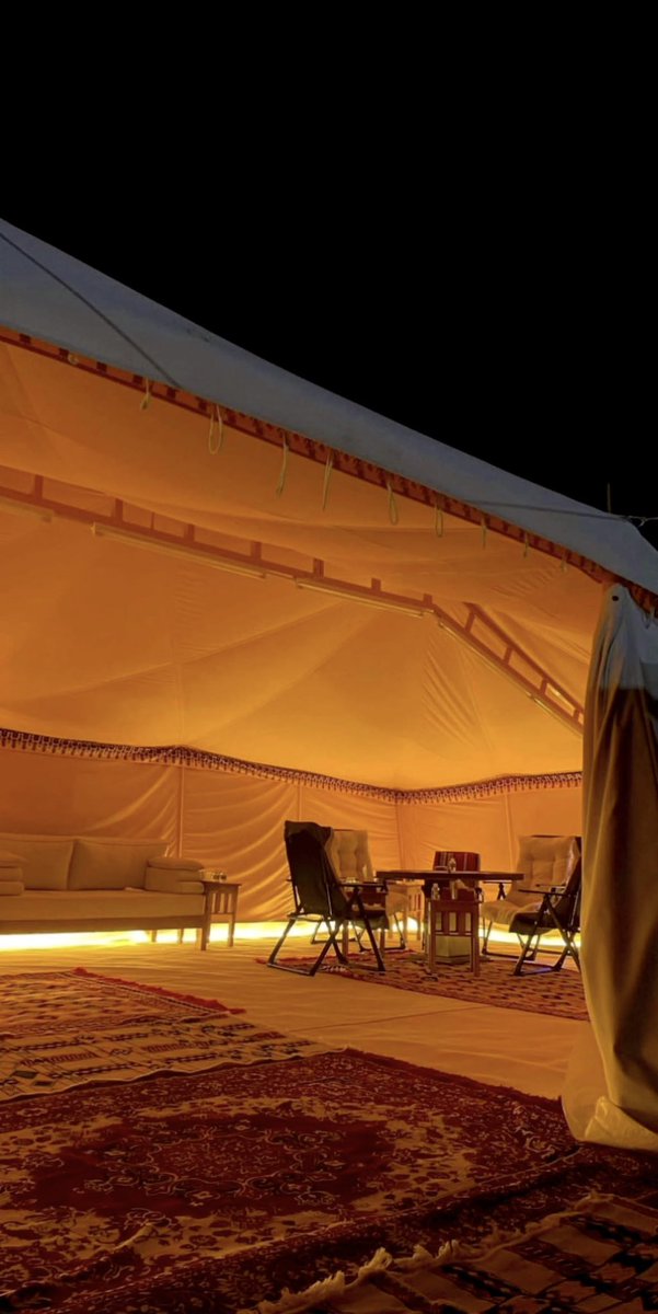 الصمت ستر الي ورا حدب الضلوع...
والحكي يكشف ماتكنه بداخلها

سيف عناد