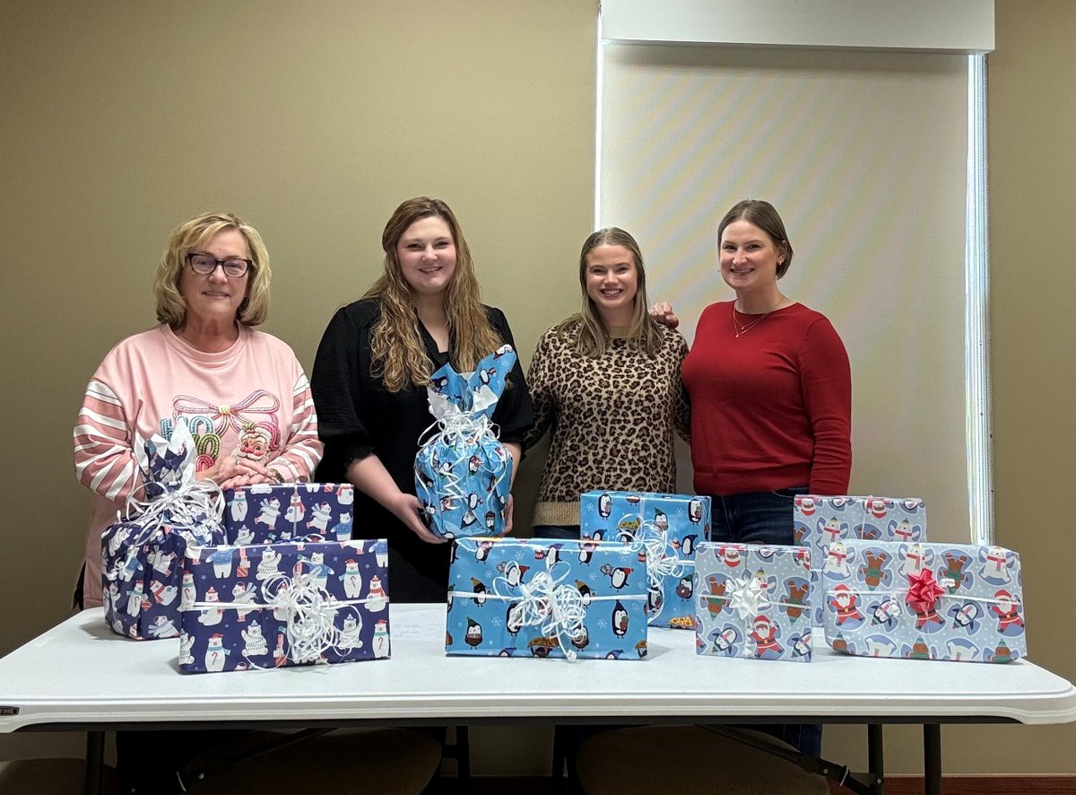 Our team spread holiday cheer across Western Arkansas thanks to Spark! From Angel Trees and school pantries to nursing homes and families in need, each branch found a special way to give back. 🎄