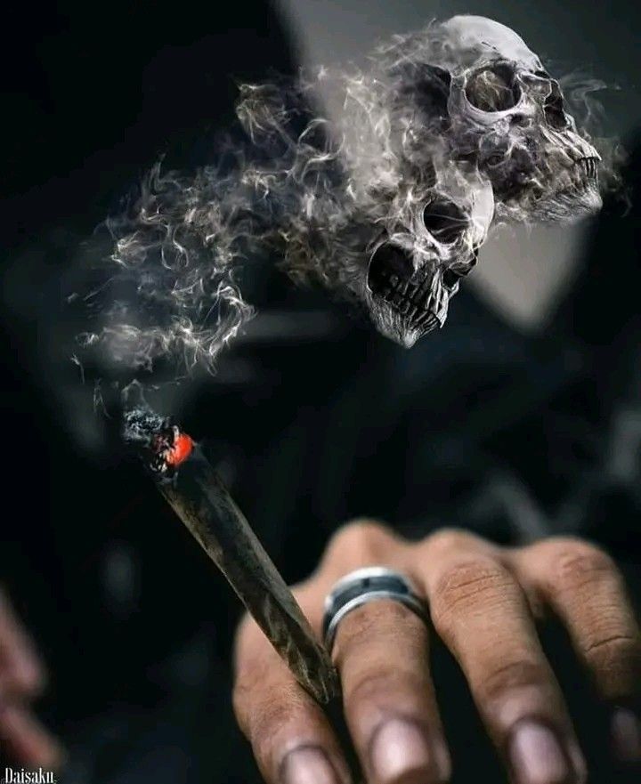 سـألوني !
 أيـن تضـع 
أحذيتـگ القديمه

فـ أجبتـهم :
في فـم
مـن يتـگلم خلفـي ..!!