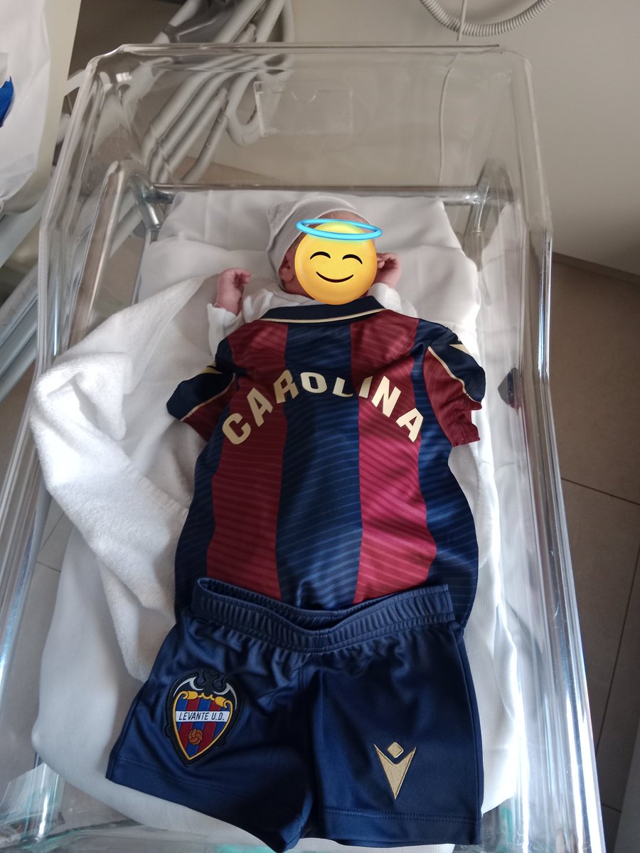 edu19gm's tweet photo. El @LevanteUD ya tiene a su primer refuerzo de cara al mercado de invierno: mi sobrina. https://t.co/Z59HUro7Q6