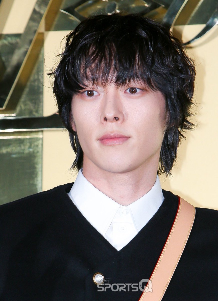 YeajiObsession's tweet image. i have the vision but it’ll be understood by like two people