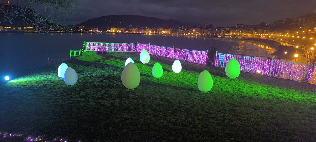 Creo sinceramente que el <a href="/Ayto_SS/">Ayto San Sebastián</a> debería de darle una vuelta a esto. 8 € por entrar a ver esto, que no se ni cómo catalogarlo, es una barbaridad. Usando un espacio público. De verdad, de vergüenza!!!!
<a href="/jon_insausti/">Jon Insausti Maisterrena</a>