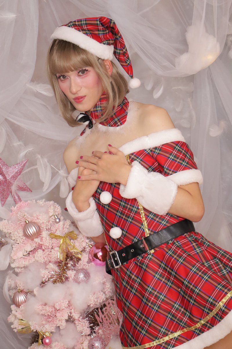 おはようございます✨

今年の変身回数数えてみたら26パターンやっていました☺️
今年は少なめかなぁと思っていましたが結構変身していましたね✨今年も自分の好きなテイストを詰め込んで変身出来て楽しかったですね💖