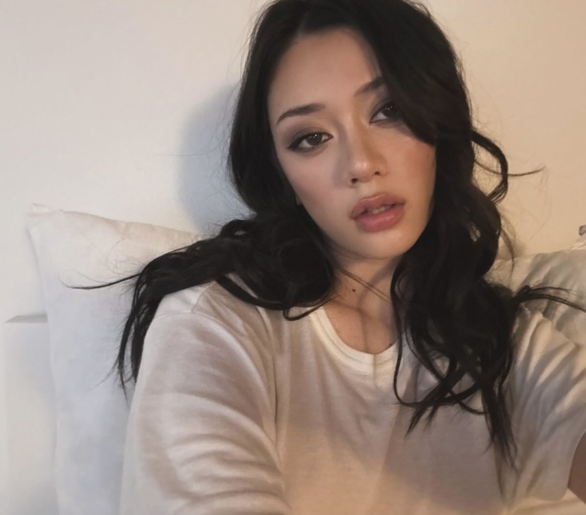 her eyes, her hair, her lips omg megan skiendiel