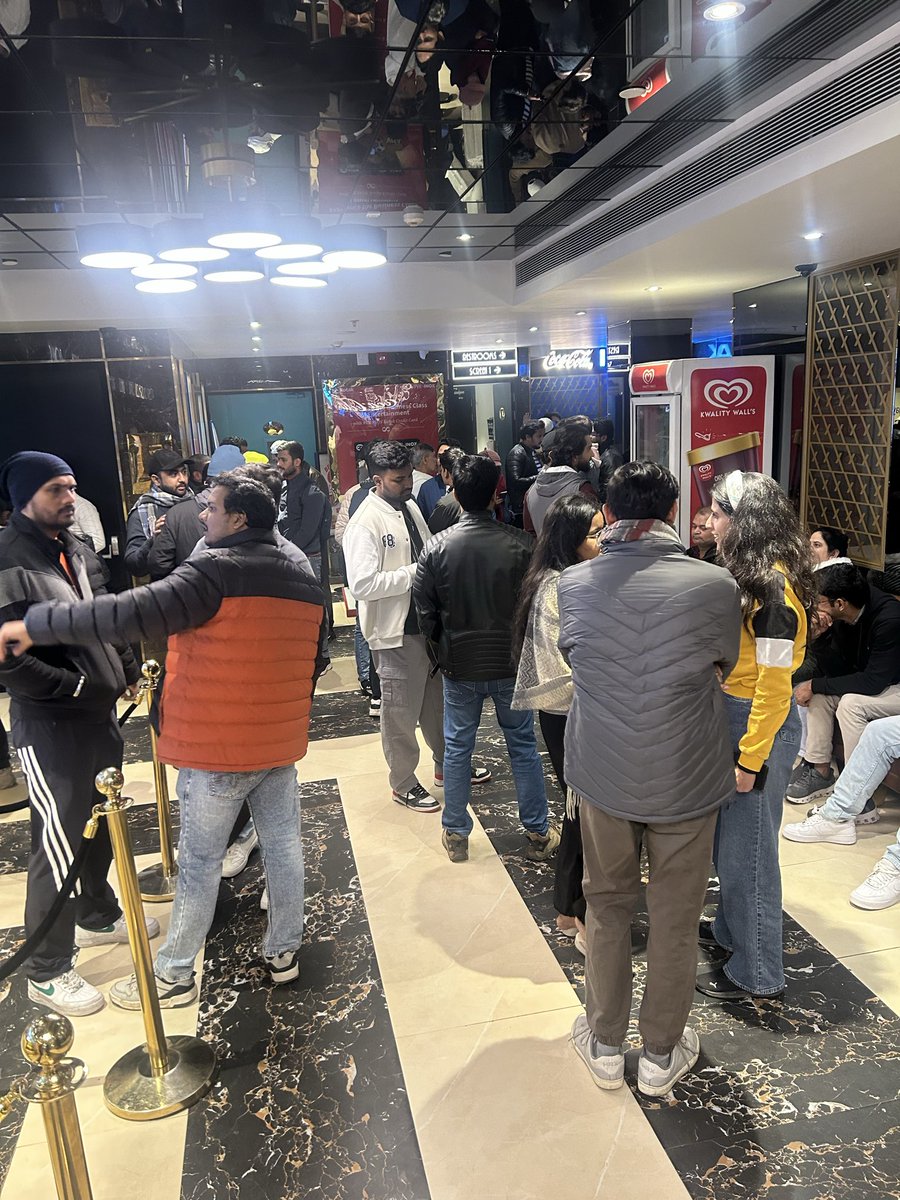 manash_pratiim's tweet photo. Shocking mismanagement at  @IMAX Paras,Nehru Place. Shw tme 11:20PM, but no entry till 11:30. People forced 2 stand lke cattle—no sitting arrangement. Is this D “IMAX experience” you proudly brand?why is this outlet an exception?Why authorise such a theatre 2 operate https://t.co/L5tMzUasyw