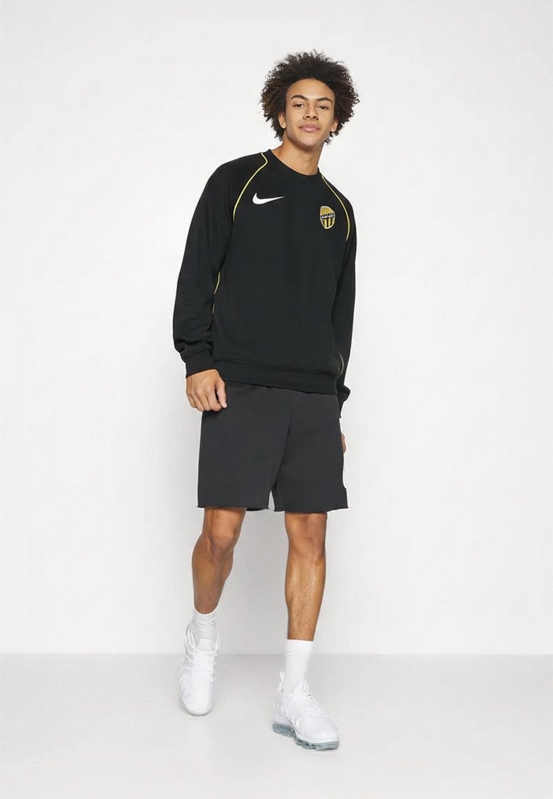 البلوفر الشتوي وصل 🔥☝🏽

الطلب من البايو 😁