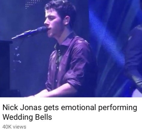 milesangels's tweet image. miley teniendo a un ex llorando por ella y rogándole en público que no se case tras su compromiso a sus 19 y otro ex diciendo que la echa de menos tras comprometerse de nuevo a sus 33...ella es la verdadera diva del espectáculo