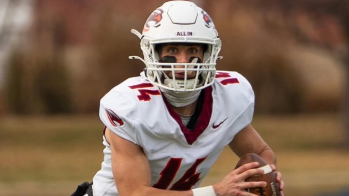 max_olson's tweet image. Susquehanna QB Josh Ehrlich plans to enter the transfer portal, per his agent @kohllleo.

One of the top QBs in D3, a 2x Gagliardi Trophy semifinalist who's put up 9,774 total yards and 105 total TDs in his career.