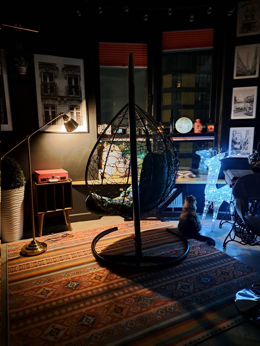 Вечерний уют, призванный как-то успокоить перед сном взбудораженный внезапными активностями организм

Такого прилива энергии у меня лет с 25 наверно не было🤩❤️‍🔥