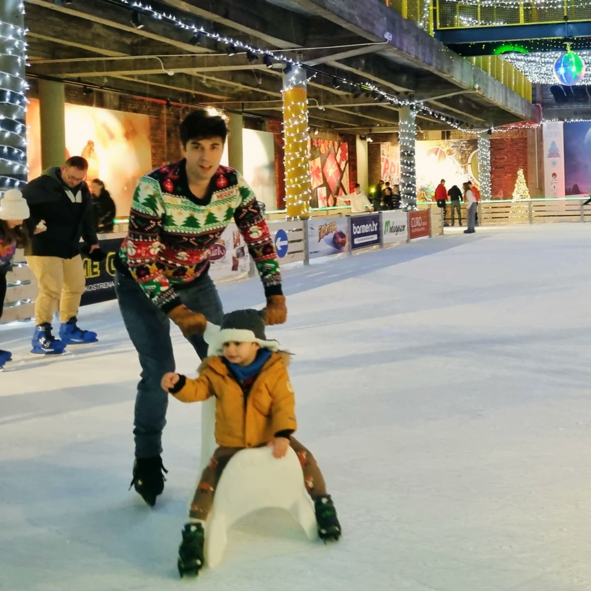 danielsimac's tweet photo. Great evening out, #advent in #Rijeka has stepped up the offer. Always lovely to walk down #corso, see the lights and tree, but the #icerink in #exportdrvo, wow! Don't miss the old tent at all, great setup with little food and beverage stands and a chance to meet Santa! https://t.co/pGEYAnYRfD