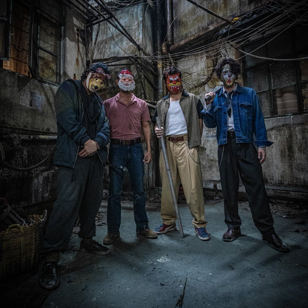 totwjp's tweet image. おはようございます☀ 
みなさま、九龍城砦への扉が開かれました🌪️

トワイライト・ウォリアーズ
  　🔥決戦！九龍城砦🔥

@PrimeVideo_JP にて
見放題《独占》配信スタート！

劇場で熱狂した方も、見逃した方も。
ぜひご自宅で、外出先で、
魂を震わせましょう👊🐉

👇️視聴はこちらから…