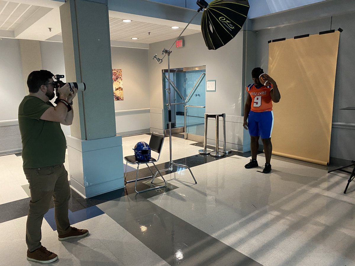 804Varsity's tweet image. 🏈🏟️🏆📰⏳

The All-Metro football team will publish online New Year’s Day, in the @RTDNEWS @RTDSports paper on January 2. 🫡✌️